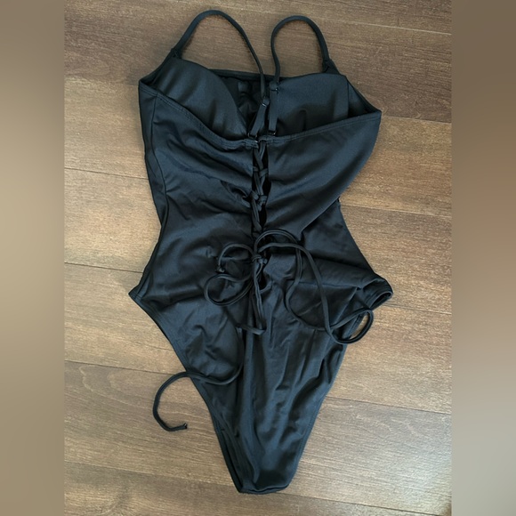 TA3 Lacey Sculpting Swimwear Medium - Picture 4 of 5